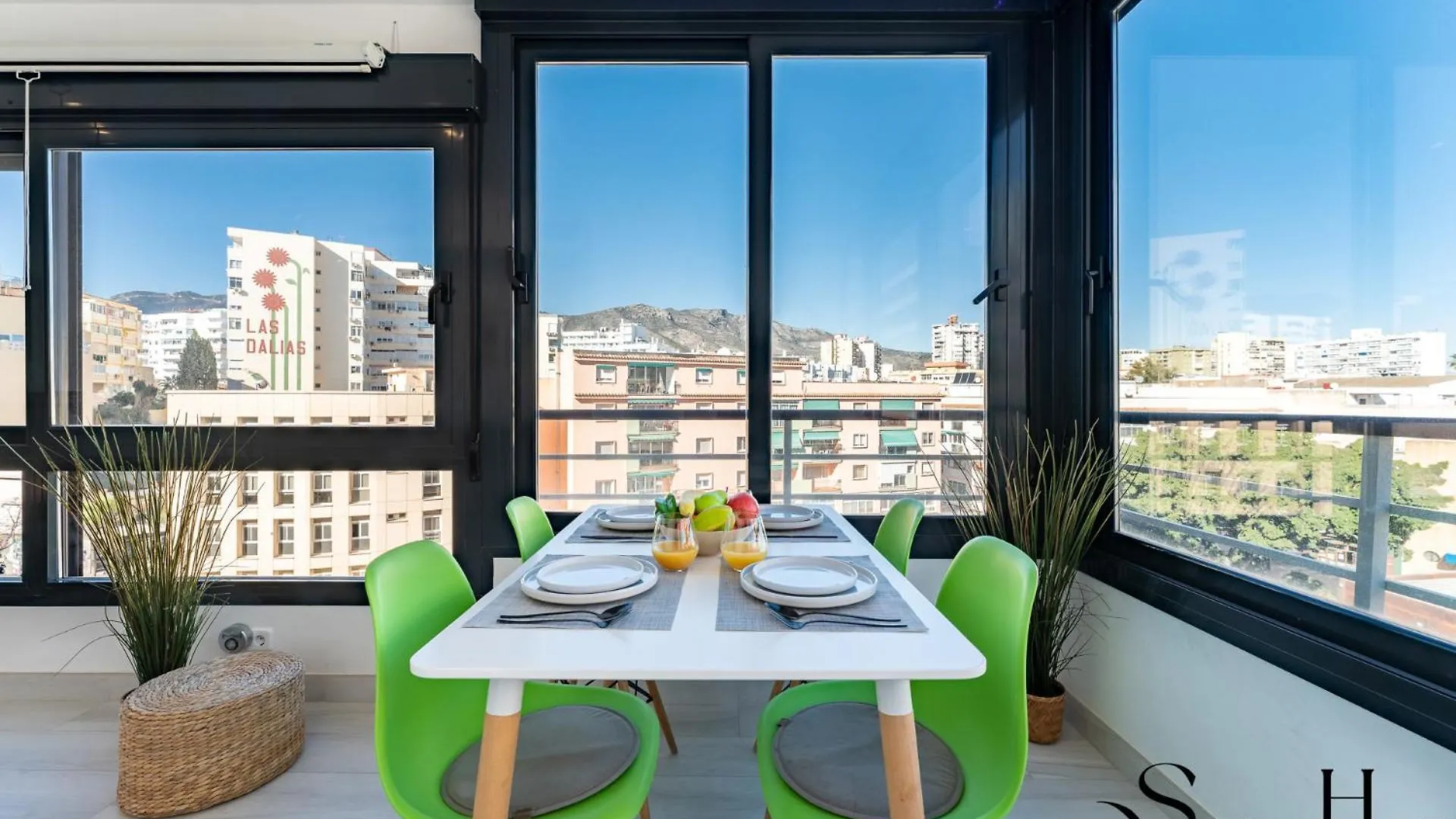 Exquisite Central 2 Bedroom Apt, Pool, Views Torremolinos 0*,